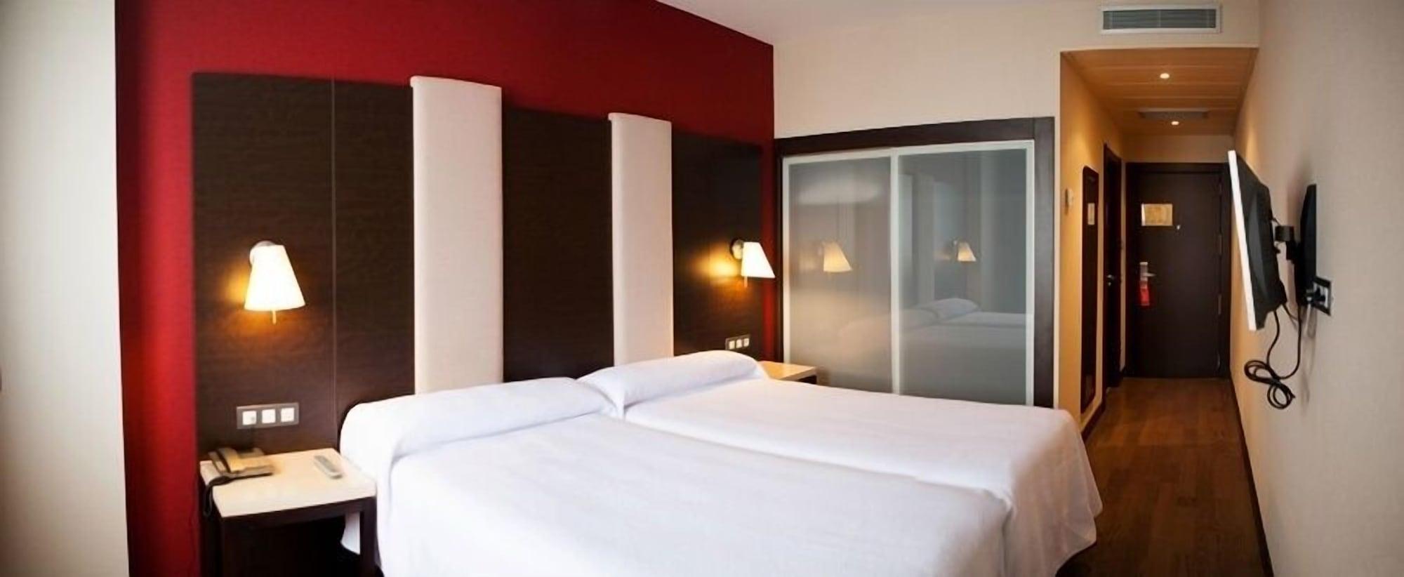 Hotel Agustinos Berriozar Bagian luar foto