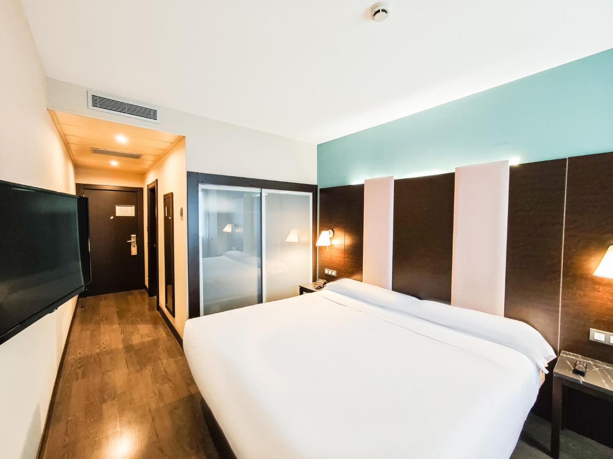 Hotel Agustinos Berriozar Bagian luar foto